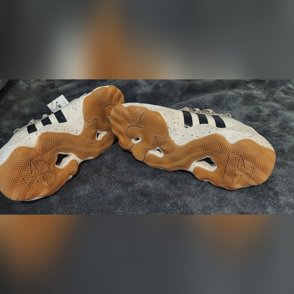 Adidas Trae Young 3 J wonder beige men size 5.5 - Picture 5 of 8